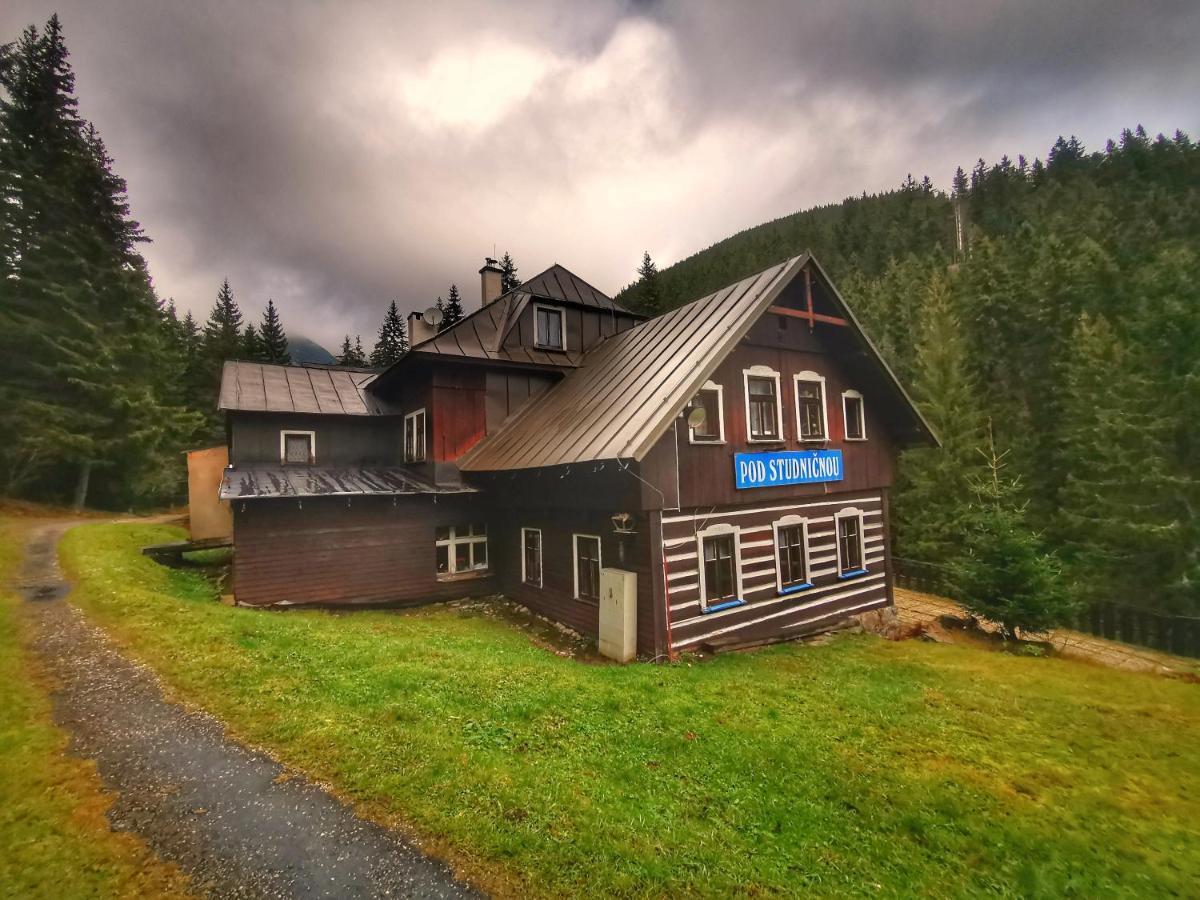 Chata Pod Studnicnou Pec pod Snezkou Exterior foto