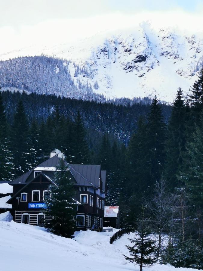 Chata Pod Studnicnou Pec pod Snezkou Exterior foto